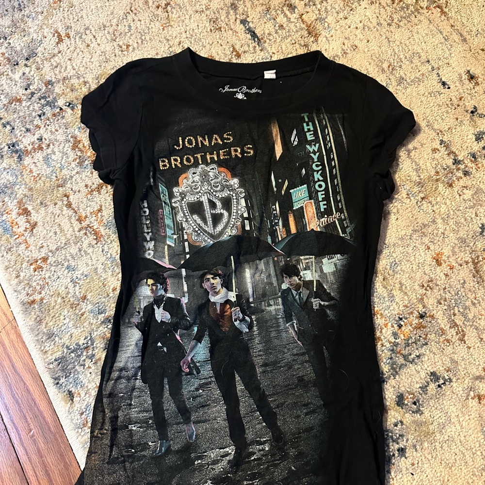 Vintage 2008 Jonas Brothers “A Little Bit Longer” Concert Graphic Tee